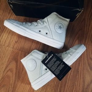 Girl Converse Sparkly Platnium High Tops